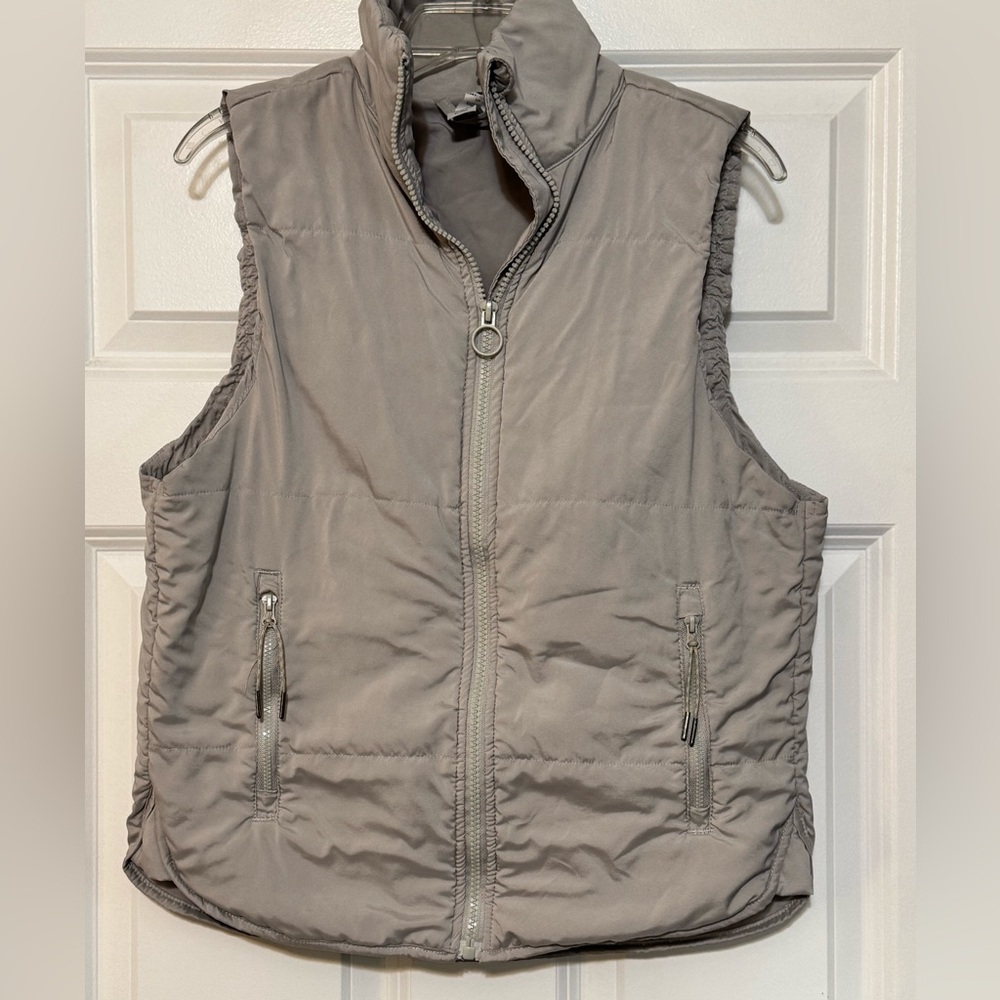 Yogalicious Below Zero Lightweight Active Puffer … - image 2